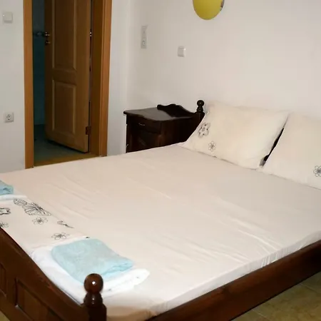 Lazur شقة